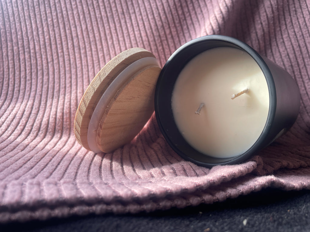 Ambered Vanilla candle